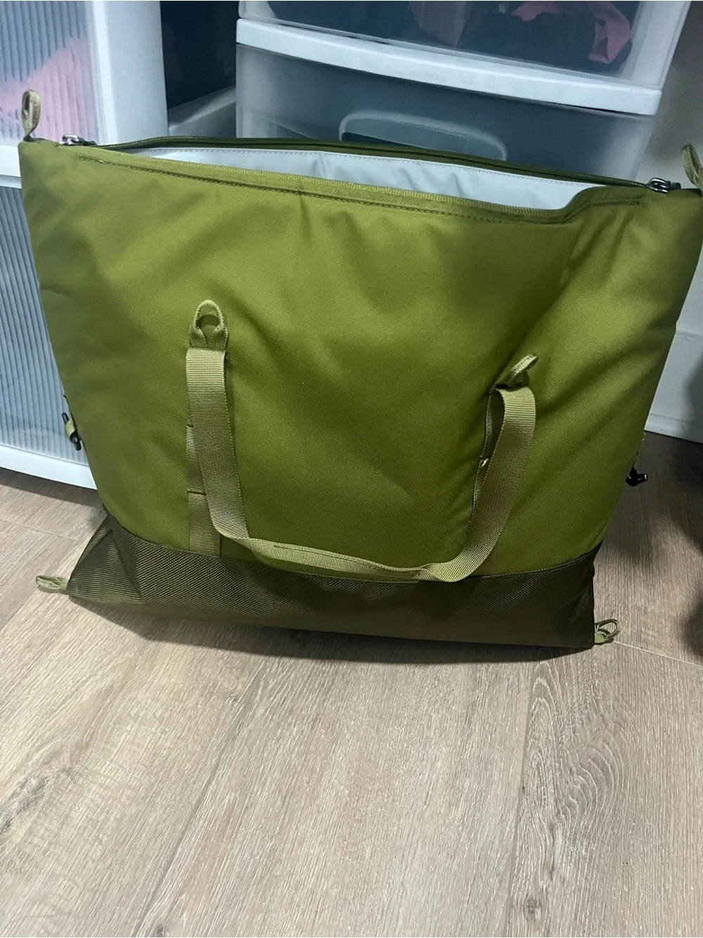 REI refrigerated tote NEVER USED